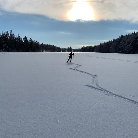 Egen Gaststuga Med Sjoutsikt Villa Mansarp Esterno foto