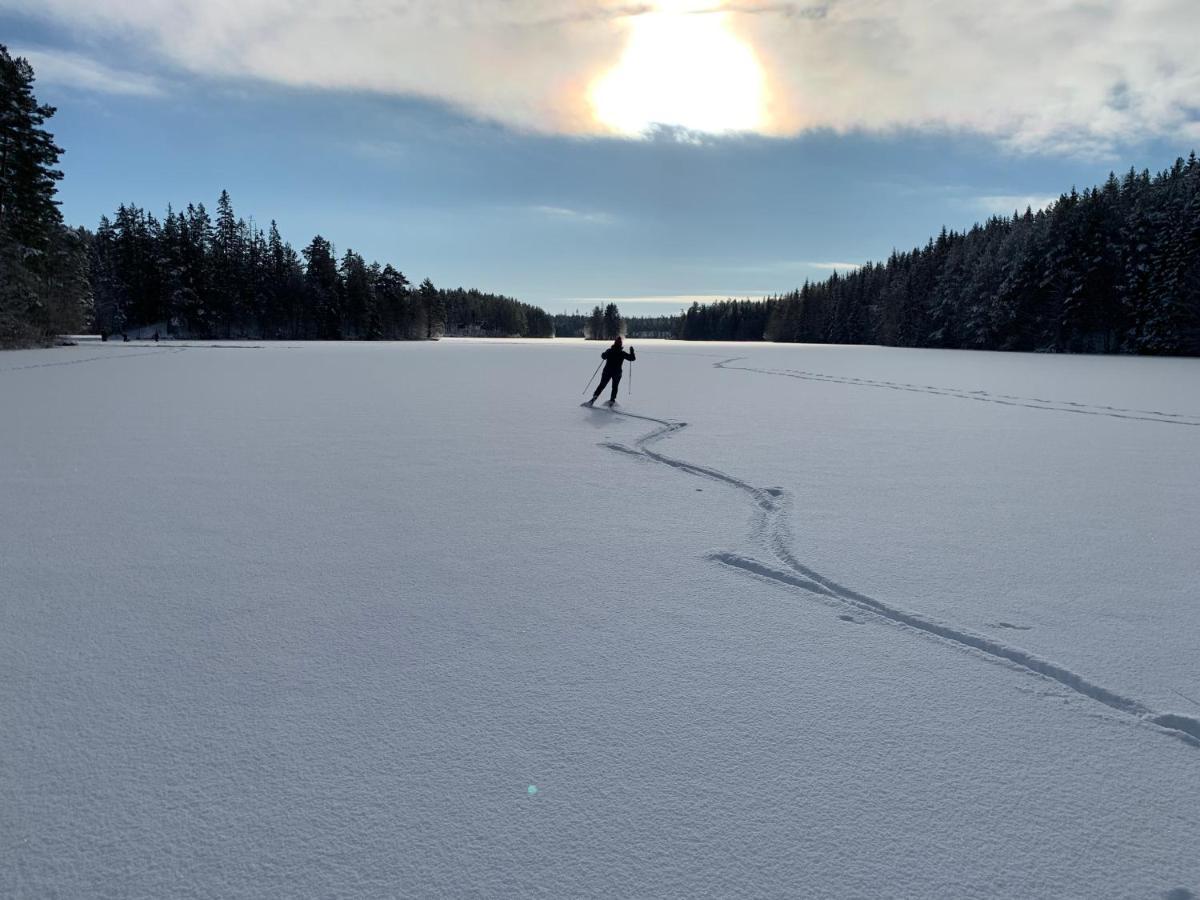 Egen Gaststuga Med Sjoutsikt Villa Mansarp Esterno foto