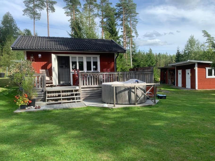 Egen Gaststuga Med Sjoutsikt Villa Mansarp Esterno foto
