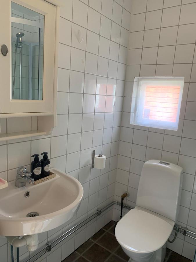 Egen Gaststuga Med Sjoutsikt Villa Mansarp Esterno foto